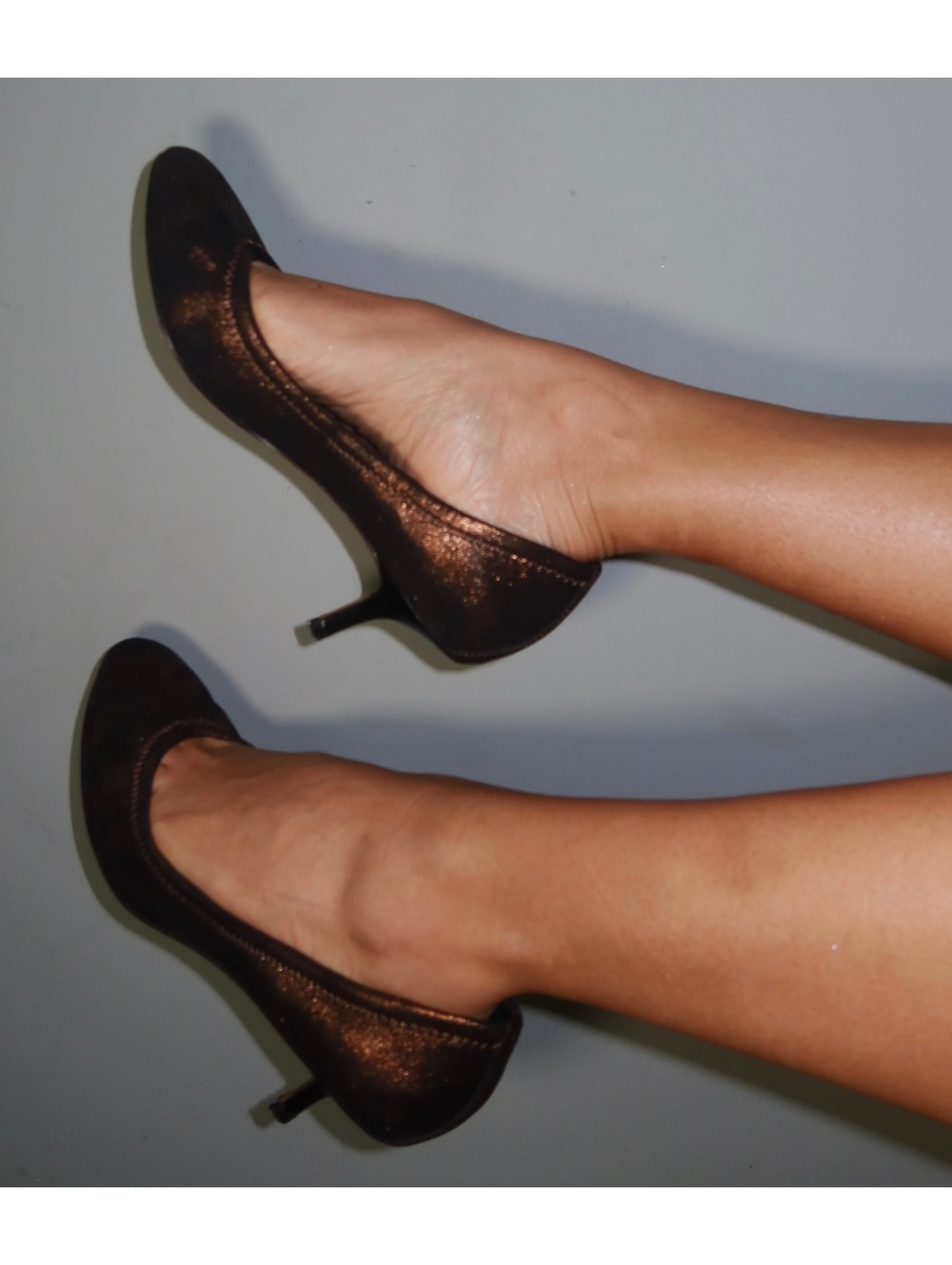 Donald J Pliner Quiet Luxury Black Metallic Leather Kitten Heel Pumps